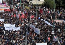 Τέμπη: Πλήθος κόσμου στα συλλαλητήρια στην Αθήνα και σε όλες τις πόλεις – Live εικόνα από το Σύνταγμα