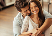 Αυτή είναι η θεωρία που δείχνει αν ο σύντροφός σου σε θέλει