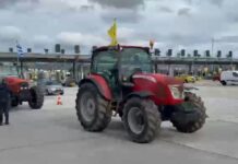 Live οι αγρότες στην Αθήνα – Τα τρακτέρ αποβιβάζονται στο Σύνταγμα