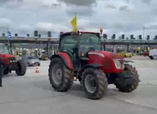 Live οι αγρότες στην Αθήνα – Τα τρακτέρ αποβιβάζονται στο Σύνταγμα