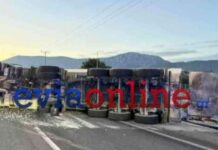 Ανατροπή φορτηγού στην Αθηνών – Λαμίας: Διεκόπη η κυκλοφορία στο ύψος του Αυλώνα