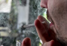 Τρίκαλα: Χειροπέδες σε 3 περιπτεράδες μετά την αυστηροποίηση του νόμου για πώληση αλκοόλ ή τσιγάρων σε ανήλικους