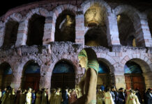 Χειμερινοί Ολυμπιακοί Αγώνες 2026: Φαντασμαγορικό σόου στην τελετή λήξης στη Βερόνα