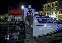 Χίος: Συγκλονίζει δύτης που βούτηξε στο σημείο της τραγωδίας – «Ανασύραμε 12 πτώματα, τα πρόσωπα ήταν παραμορφωμένα»