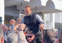 ΟΦΗ: Αποθεωτική υποδοχή στο Ηράκλειο, οι οπαδοί σήκωσαν ψηλά τον Χρήστο Κόντη που κράτησε καπνογόνο