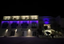 Μεσολόγγι: Πρώτη ενεργοποίηση του RGB φωτισμού στο Δημαρχείο για την Παγκόσμια Ημέρα της Γυναίκας