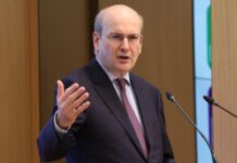 Εξετάζονται παρεμβάσεις για τα ακτοπλοϊκά εισιτήρια – Τι είπε ο Χατζηδάκης