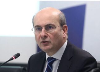 Χατζηδάκης στο Βερολίνο: «Η Ελλάδα από “μαύρο πρόβατο” έχει αναδειχθεί σε παράδειγμα επιτυχίας»