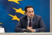 Τσάπαλος: «Δεν ισχύει ότι επιβάλλουμε πλαφόν μόνον στους πρατηριούχους» – Τι είπε για νέα μέτρα στήριξης