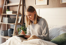 Δοκιμάστε το “Sunday settle in”: Το μικρό κυριακάτικο μυστικό που αλλάζει όλη την εβδομάδα