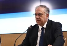 Θεοδωρικάκος για πλαφόν στα καύσιμα: Δίκαιο και ζυγισμένο το μέτρο – Τι απαντά για τις αντιδράσεις των πρατηριούχων