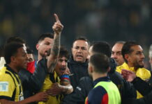 Βόλος – ΑΕΚ: Ένταση στο Πανθεσσαλικό μετά το γκολ του Ρέλβας και τη λήξη του αγώνα