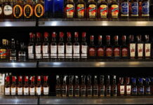 Ηράκλειο: Στο νοσοκομείο 16χρονος μετά από υπερβολική κατανάλωση αλκοόλ – Συνελήφθη ιδιοκτήτης περίπτερου