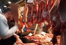 Κρέατα: Ευλογιά, αφθώδης πυρετός και πόλεμος εκτοξεύουν τις τιμές στα αμνοερίφια