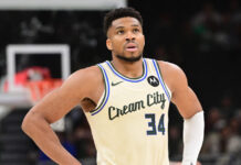 Αντετοκούνμπο: «Πρεπει να αποφασίσουμε αν θα παλέψουμε ή αν θα υψώσουμε λευκή σημαία»