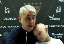 Βραζιλιάνος προπονητής πήγε σε συνέντευξη Τύπου με το παιδί του που έχει σύνδρομο Down: «Λίγη αγάπη, μπορεί να κάνει τη διαφορά»