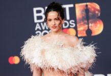 Rosalía σε συναυλία στο Accor Arena: Μια ματιά στο άλμπουμ της "Lux" που ανατρέπει τους κανόνες της ποπ