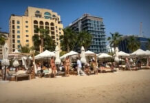 Ντουμπάι: Έλληνες και ξένοι influencers ανεβάζουν φωτογραφίες & βίντεο από την ζωή στα Εμιράτα – Συνεχίζονται τα πάρτι