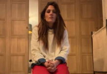 Μαίρη Συνατσάκη: Ο λόγος που καθόταν έτσι για ώρα στη μέση του δωματίου μάλλον θα σε ξαφνιάσει