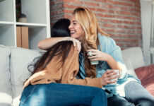 Φιλία: Τα 9 σημάδια ότι έχεις βρει την «αδελφή ψυχή» σου