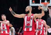 Ο Εβάν Φουρνιέ ψάχνει για καπέλα σε Αθήνα και Πειραιά: «Ρε μπαγάσηδες»