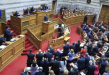 Γενέθλια για τον Κυριάκο Μητσοτάκη – Οι ευχές στη Βουλή και τα κεράσματα χωρίς ζάχαρη