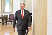 Ο Γιώργος Γεραπετρίτης συγκαλεί εκτάκτως το Εθνικό Συμβούλιο Εξωτερικής Πολιτικής για τη Μέση Ανατολή