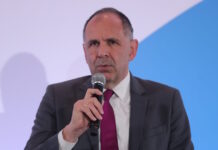 Γεραπετρίτης: «Δεν είναι στην πρόθεση της Ελλάδας να εμπλακεί στον πόλεμο στη Μέση Ανατολή»