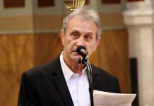 Ο Γιώργος Νταλάρας στον επικήδειό του για τη Μαρινέλλα: «Προχθές πέθανε η δεύτερη μάνα μου»