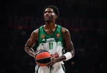 Χέις-Ντέιβις για τη ρουτίνα του: O Ολυμπιακός δεν μου επέτρεψε να την κάνω, δεν θα τον κατηγορήσω για την εμφάνισή μου