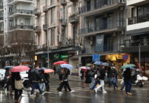 Καιρός αύριο: Βροχές, καταιγίδες και χιόνια στα ορεινά – Οι άνεμοι αγγίζουν τα 7 μποφόρ