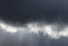 Καιρός σήμερα: Τοπικές βροχές και στην Αττική – Άνοδος της θερμοκρασίας και άνεμοι στα 7 μποφόρ