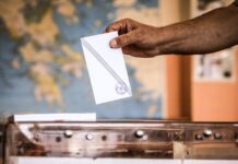 Δημοσκόπηση Opinion Poll: Στις 32,7% η ΝΔ με διαφορά 15,9 μονάδων από το ΠΑΣΟΚ – «Χαμηλές πτήσεις» για Καρυστιανού, Τσίπρα και Σαμαρά