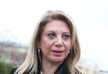 Μαρία Καρυστιανού: «Δε θα δεχτούμε να παρακολουθούμε τη δίκη στην κάτω αίθουσα, από την τηλεόραση»