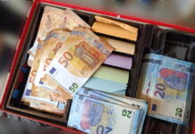 Κατερίνη: Ανήλικος διακινούσε πλαστά χαρτονομίσματα και κάρτες ΑΤΜ