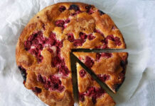 Κέικ ρικότα με βατόμουρα