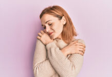 Αυτοσυμπόνια: «Αγαπώ εμένα» σημαίνει «αγαπώ και τον άλλο»;