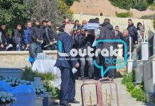 Λουτράκι: Ράγισαν καρδιές στο τελευταίο αντίο του 17χρονου Αλέξη – Οι φίλοι του σήκωσαν το φέρετρο