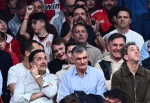 Ολυμπιακός – Παναθηναϊκός: Μεντιλίμπαρ, Μουζακίτης και Κωστούλας βρέθηκαν στο ΣΕΦ για το ντέρμπι της Euroleague