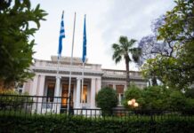 Νέα μέτρα στήριξης: Τι εξετάζεται για fuel pass, power pass και market pass