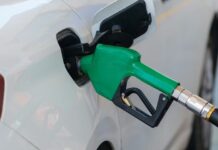 Έρχονται μέτρα για τις τιμές των καυσίμων – Τι εξετάζει η κυβέρνηση και γιατί η αγορά ζητεί μείωση του ΕΦΚ