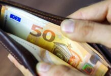 Αναλυτικά παραδείγματα για την αύξηση του κατώτατου μισθού στα 920 ευρώ