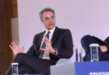 Μητσοτάκης στο Athens Alitheia Forum: Έως το τέλος του μήνα οι ανακοινώσεις για τον περιορισμό της πρόσβασης παιδιών κάτω των 15 ετών σε social media