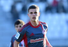 Ολυμπιακός: Ο Μουζακίτης στο στόχαστρο της Παρί Σεν Ζερμέν