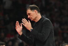 Μπαρτζώκας για τον πόλεμο στη Μέση Ανατολή: «Ανθρώπινες ψυχές θυσιάζονται για τα οικονομικά συμφέροντα»