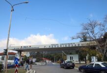 Άγρια συμπλοκή στη Θεσσαλονίκη με έναν τραυματία: Κουκουλοφόροι εισέβαλαν σε μπαρ και χτύπησαν θαμώνες