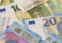 Bloomberg: Από την κρίση στο comeback, το βλέμμα της Ελλάδας είναι στραμμένο στις ανεπτυγμένες αγορές