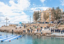 25η Μαρτίου: Η γαλανόλευκη στη θάλασσα του Πειραιά για την εθνική επέτειο – Συγκίνηση και υπερηφάνεια