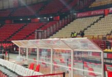 Ολυμπιακός – Παναθηναϊκός: Με προστατευτικό ο πάγκος των «πρασίνων» στο ΣΕΦ