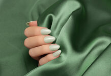Πράσινο χρώμα στα νύχια; Από εμάς είναι ναι!